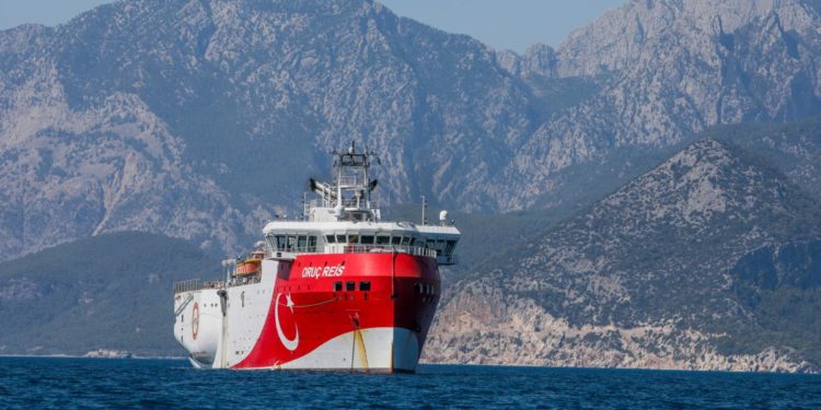 “Türkiye Doğu Akdeniz’de Politik Hata Yapıyor”