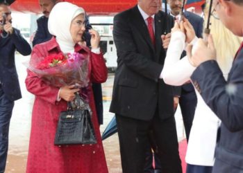 ‘Bildiğin fıstık yeşili sarayın kullandığı çakma denilen çantanın gerçeği’