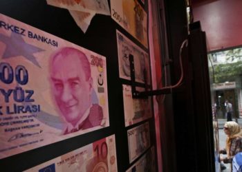 Erbakan’ın ekonomi danışmanı: ‘Dolar yükseliyor, bunlar hikaye anlatıyor’