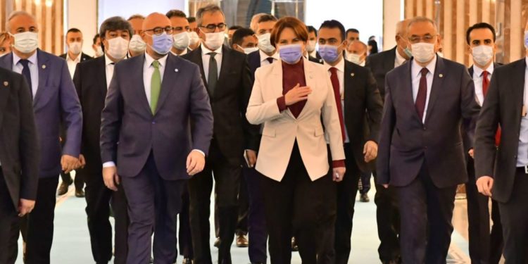 Özdağ’ın “FETÖ” Suçlaması İyi Parti’de Ayrılık Yaratır mı?