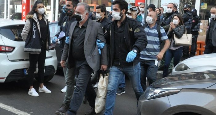 Ayhan Bilgen istifa edeceğini duyurdu! ‘Demokrasicilik oynanacak yaşı geçtim’