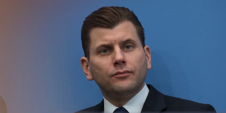 Almanya’da “Göçmenleri gaz odalarına atabiliriz” diyen AfD’li Lüth partiden ihraç edildi