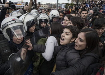 Basın senkronize, yargı terör suçlamalarında fazla hızlı ve rahat