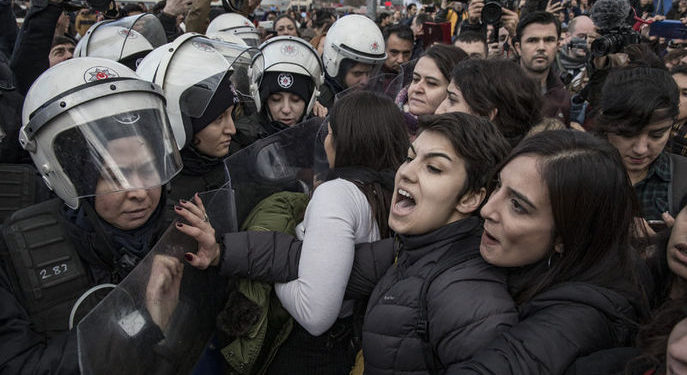 Basın senkronize, yargı terör suçlamalarında fazla hızlı ve rahat
