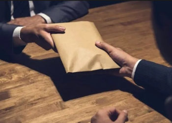 Kayyumun milyonluk rüşvet iddiası Meclis’e taşındı