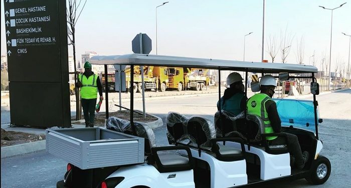 Hastanelere sedye yerine golf arabası almışlar