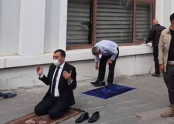 ‘iktidarı namaz kurtaramayacak’