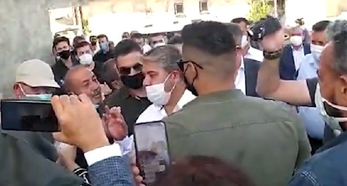 Servet Turgut’un taziyesine polis müdahalesi: ‘İndir o parmağını. O parmağı senin…’