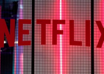 Hindu kızın Müslüman erkeği öptüğü Netflix dizisi Hindistan’ı karıştırdı