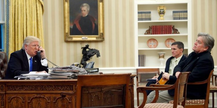 Twitter, ‘kafa kesme’ çağrısı yapan Trump’ın eski başdanışmanlarından Bannon’un hesabını kapattı