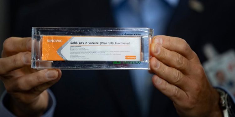 Türkiye, Covid-19’a karşı 50 milyon doz CoronaVac aşısı için Çin ile anlaştı