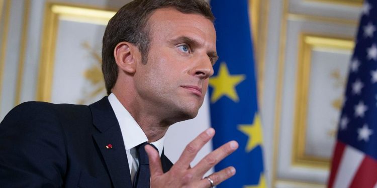 Macron: Uluslararası hukuka göre Dağlık Karabağ bölgesi Azerbaycan toprağıdır, müdahale edemeyiz