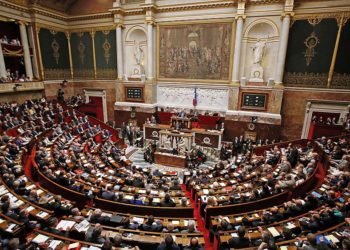 Fransa, konuşma aksanına dayalı ayrımcılığı suç kapsamına aldı