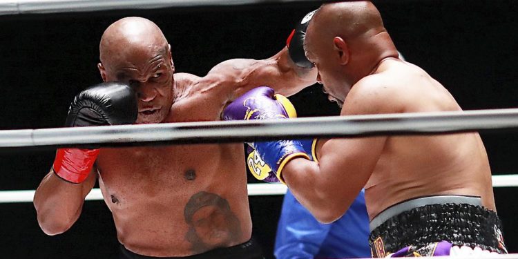 Mike Tyson 54 yaşında gösteri maçıyla ringlere döndü