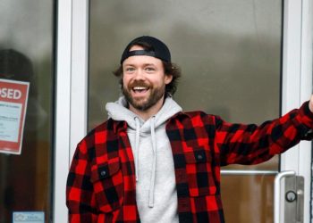 Kanada’da Covid önlemlerine uymayarak protesto dalgası başlatan restoran sahibi gözaltına alındı