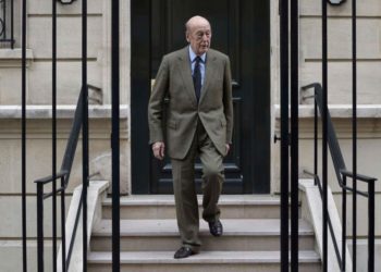 Eski Fransa Cumhurbaşkanı Covid-19 nedeniyle hayatını kaybetti