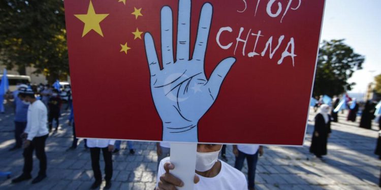 Doğu Türkistan’da Müslümanlar yapay zekayla ‘rastgele ve keyfi olarak’ tutuklanıyor iddiası