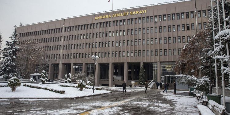 Çıplak arama iddialarına ‘FETÖ lehine kasıtlı paylaşım’ soruşturması