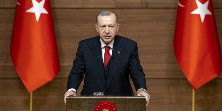 Cumhurbaşkanı Erdoğan: Beklediğimiz o sanatçı slogan atarak kendini göstermeye çalışmayacak