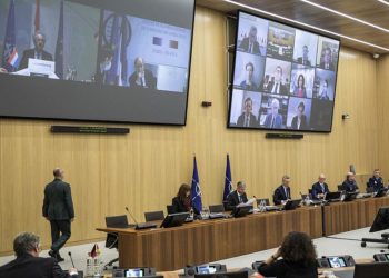 Pompeo ve Çavuşoğlu’dan NATO toplantısında karşılıklı sert suçlamalar