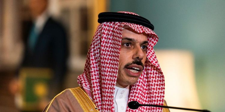 Riyad, Katar’a yönelik 4 Arap ülkesinin uyguladığı ambargonun kalkması konusunda iyimser