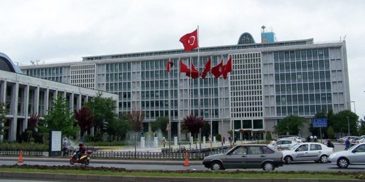 İmamoğlu, AKP dönemi yolsuzluk dosyalarını açıyor