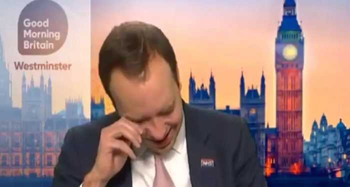 Canlı yayında ağlayan İngiltere Sağlık Bakanı ile alay edildi