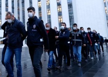 Adalet Bakanlığı personeline ters kelepçeli gözaltı