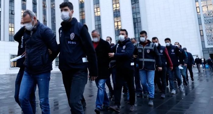 Adalet Bakanlığı personeline ters kelepçeli gözaltı