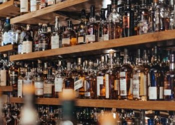 “200 liralık bir alkollü içkinin 140 lirası vergi”