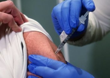 Alaska’daki sağlık çalışanı Pfizer aşısına reaksiyon gösterdi