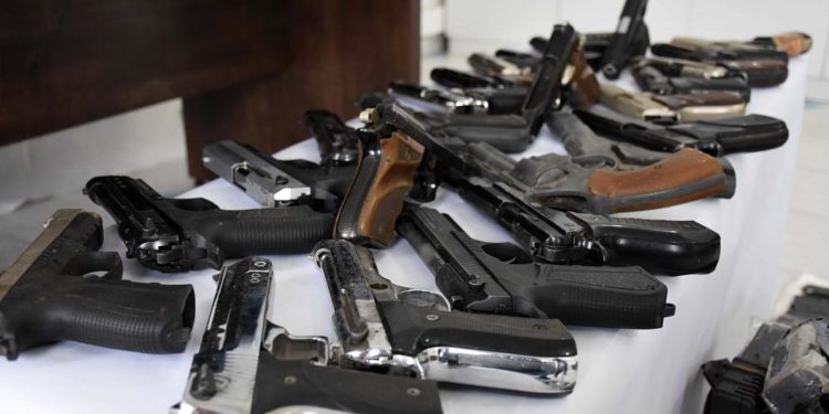 Fransa’da silah ticareti yapan emekli ve muvazzaf askerlerin içinde bulunduğu çete çökertildi