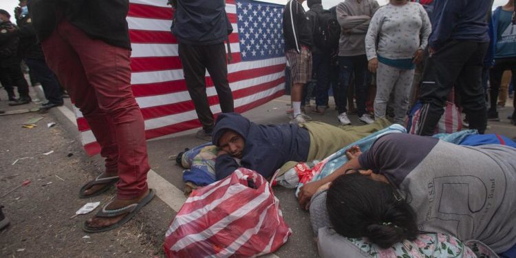 Joe Biden, ABD’de kayıt dışı göçmenlere ‘hızlı vatandaşlık yolunu’ açıyor