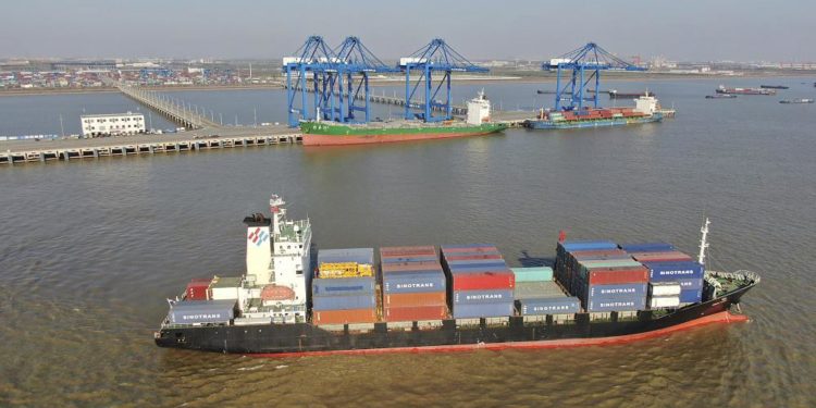 Çin, ticaret savaşları ve pandemiye rağmen 535 milyar dolar ile rekor ticaret fazlası verdi