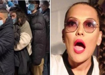 Yandaş şarkıcı Demet Akalın baltayı taşa vurdu