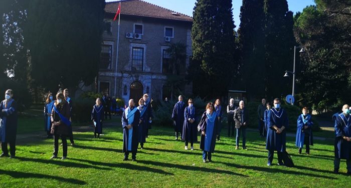 Boğaziçi’nde akademi rektöre sırtını döndü