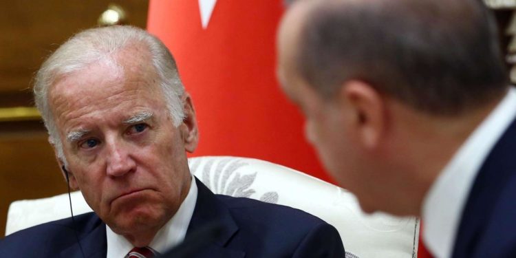 Erdoğan bir aydır bekliyor, Biden telefonlara dönmüyor