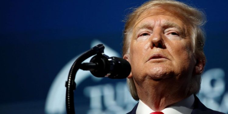 Trump kendisine özel af vermeyi düşünüyor