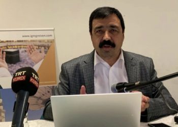 Bütün sülale Katip Çelebi Üniversitesinde