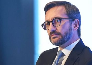 Fahrettin Altun’un paylaşımlarını yayan ‘sahte hesap ordusu’ deşifre oldu