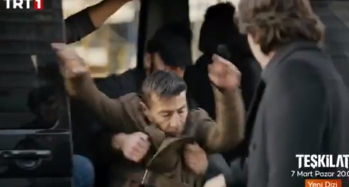 MİT’in anlatıldığı TRT dizisinde siyah transporterlı insan kaçırma sahnesi