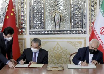 Çin’den İran’a petrol karşılığı 400 milyar dolarlık yatırım anlaşması