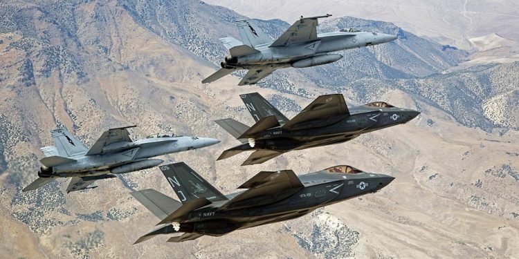 Forbes: Rakipleri savaş uçağı filolarını güncellerken, Türkiye ciddi sıkıntı yaşıyor