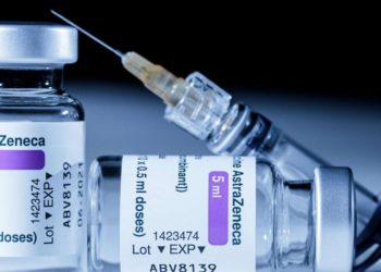 İrlanda, Oxford-AstraZeneca aşısının kullanımını askıya aldı