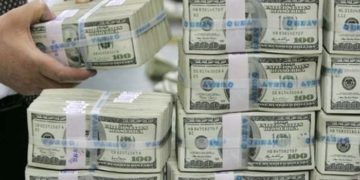 Uluslararası yatırım kuruluşları yılsonu dolar öngörüsünü 9.7 liraya yükseltti