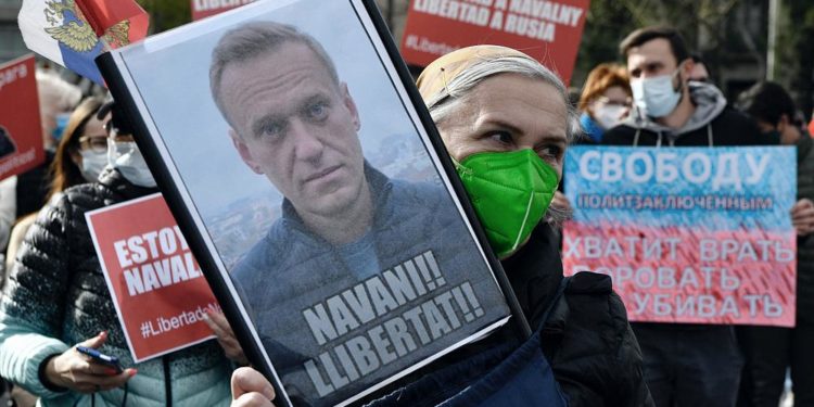 Batılı ülkelerden Rusya’ya Navalny tepkisi: Ölürse sonuçları olur
