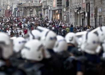 Emniyet genelgesine göre eylemlerde cep telefonu ile ses ve görüntü alanlara yasal işlem yapılacak