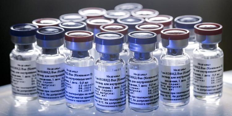 Bakan Koca: Çin sözleşmeye uymadı, Sinovac aşısı teslimatını 100 milyon doz eksik yaptı