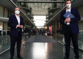 Almanya başbakan adayını arıyor, Hristiyan Birlik partilerinin genel başkanları ‘adayız’ dedi