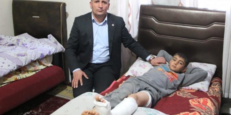 Bir zırhlı araç çarpması daha: 12 yaşındaki Nihat yaralandı